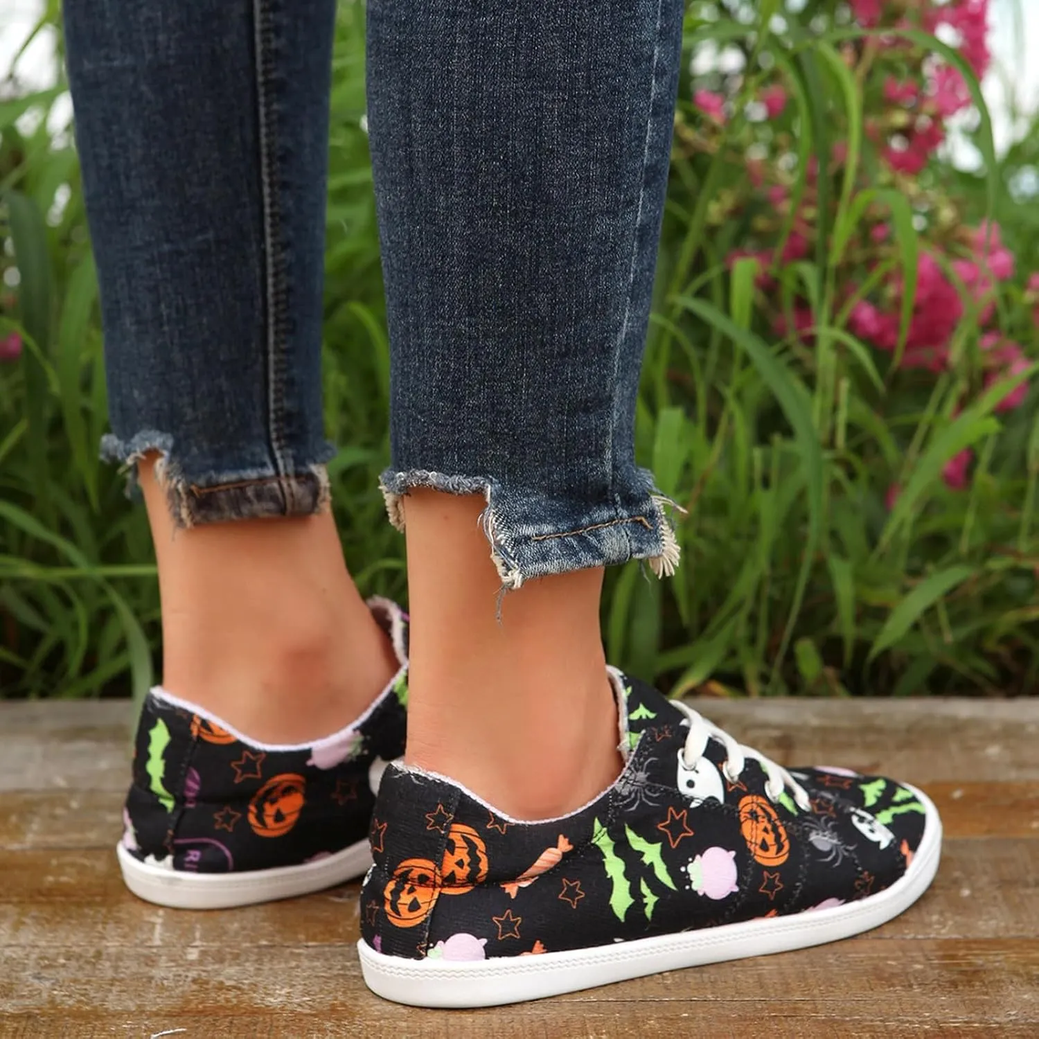 Crzidha Fashion Sneakers for Halloween,Stylish Pumpkin Print Colorful Lace-Up Canvas Flat Shoes Lightweight Slip-Ons Spooky Scary Skeleton Print Loafers Casual Halloween Festival Cosplay Party Flats