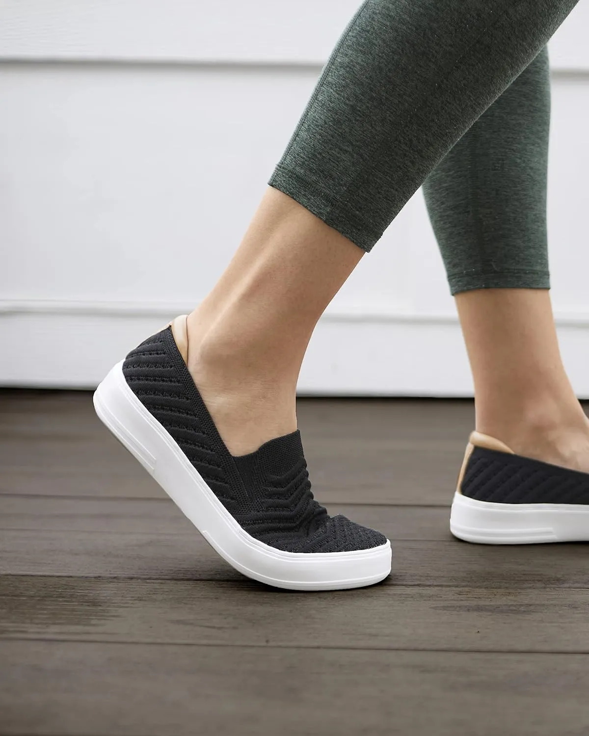 Dearfoams Women's Slip-On Lightweight Comfortable Sophie Loafer