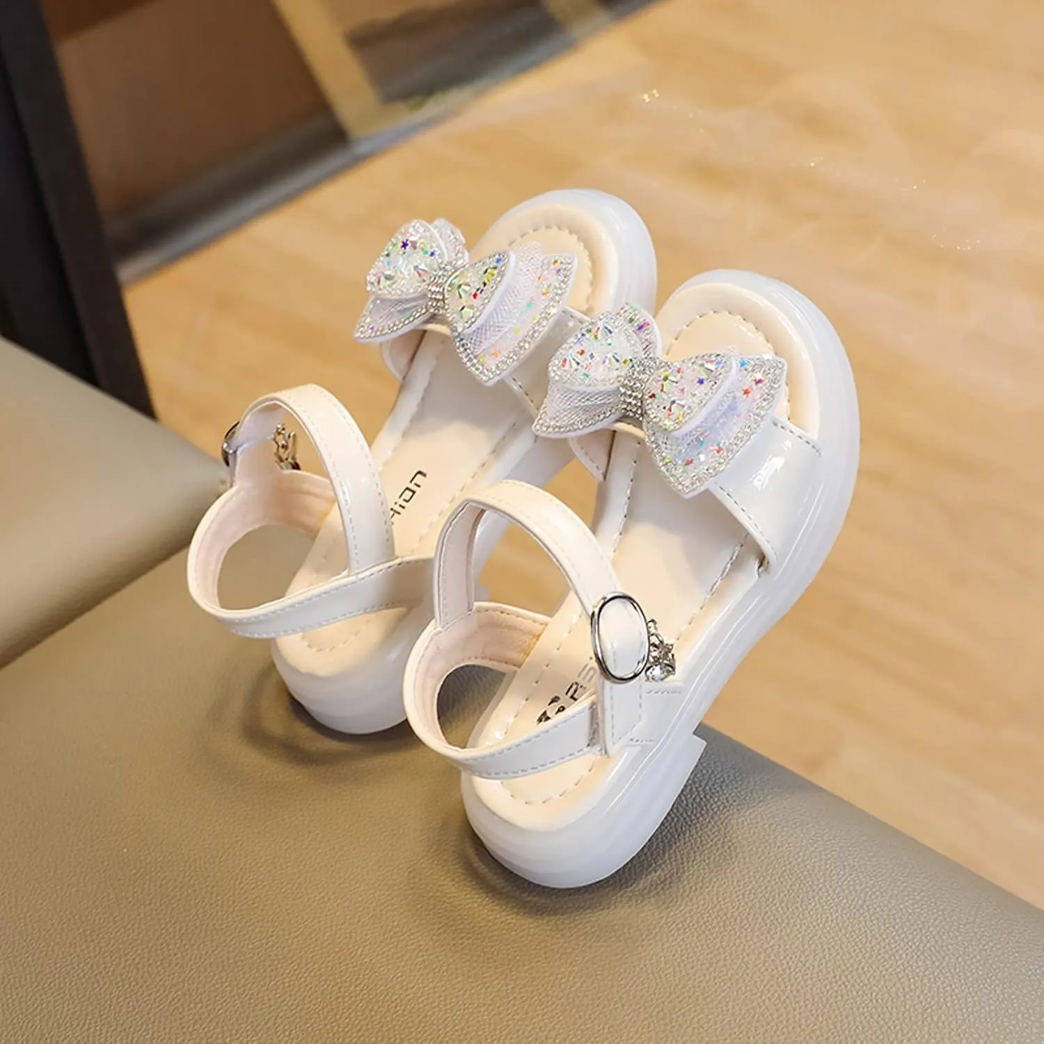 EnJoCho Baby Indoor Sandals Fashion Summer Girls Sandals Flat Bottom Soft Breathable Buckle Rhinestone Bow Casual Shoes