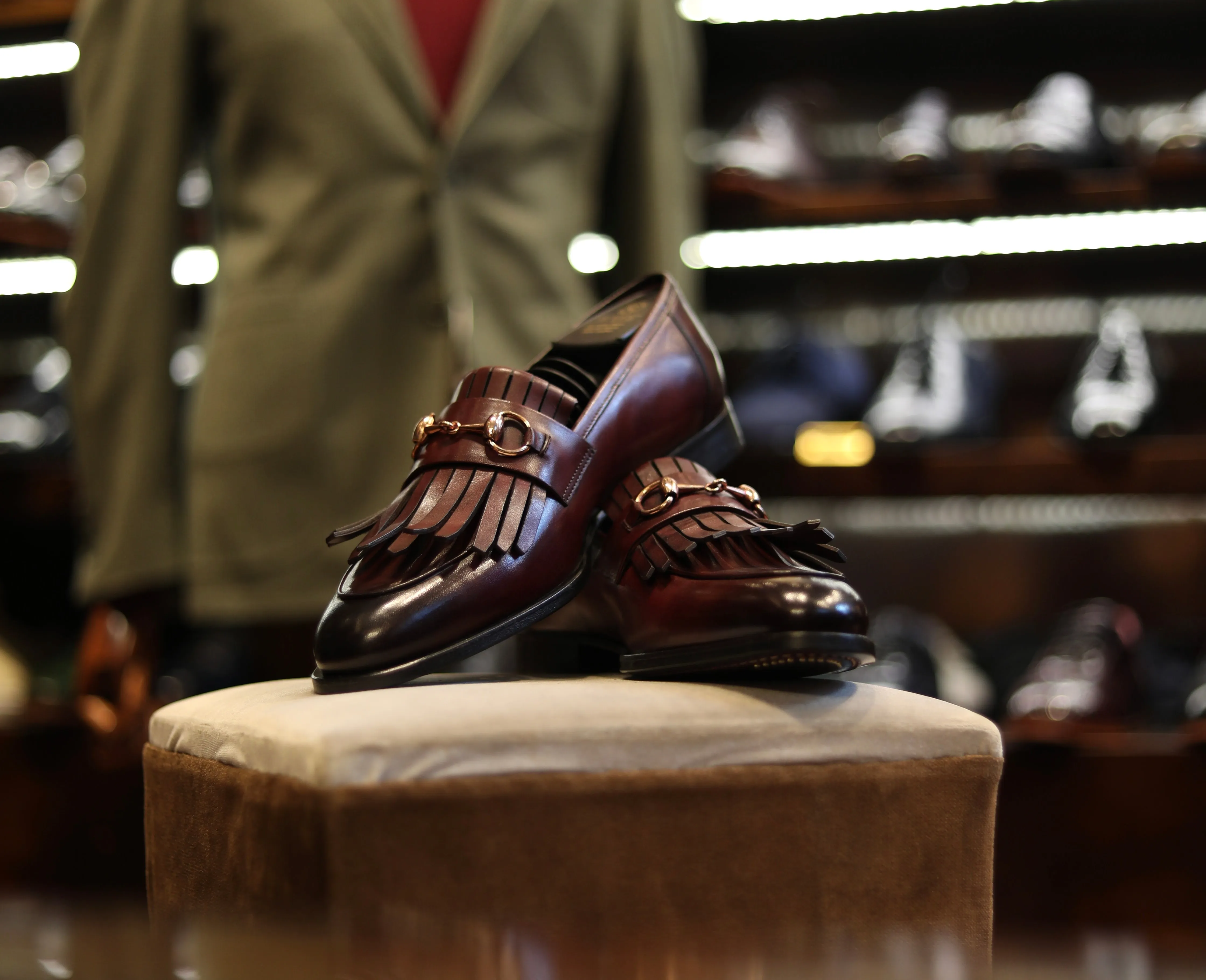 Rojèè Loafers mit goldener Metallschnalle