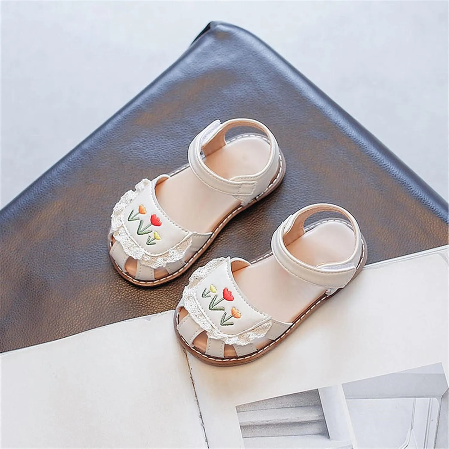sfdgfhyf Casual Shoes for Kids Girls Casual Sticky Light Weight Adjustable Straps Summer Little Child/Big Sandals
