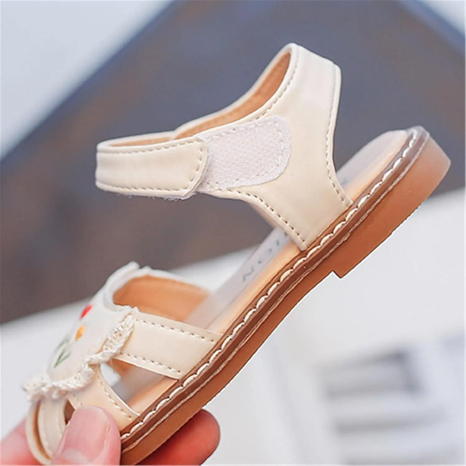 sfdgfhyf Casual Shoes for Kids Girls Casual Sticky Light Weight Adjustable Straps Summer Little Child/Big Sandals