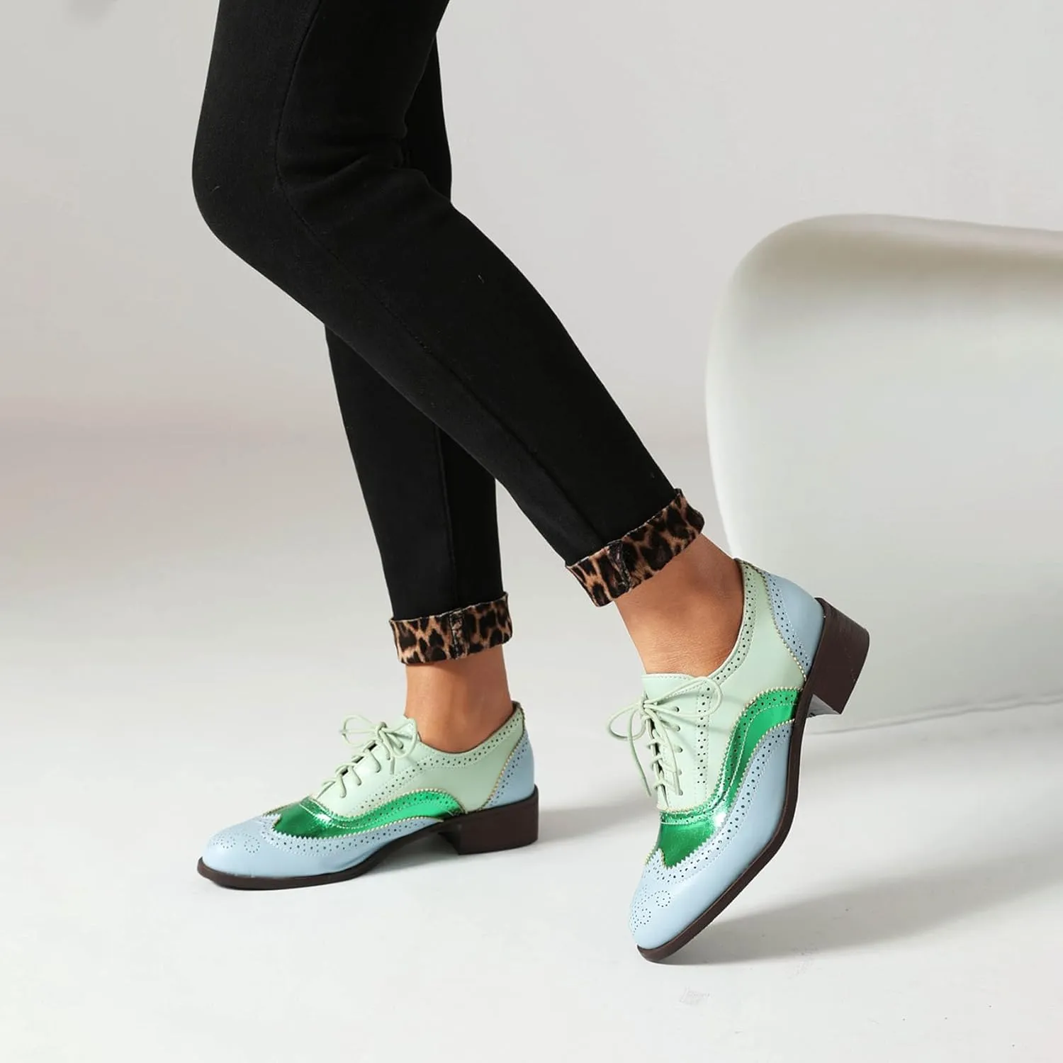 SHEMEE Women's Chunky Low Heels Oxfords Saddle Shoes Creeper Vintage Wingtip Brogues Perforated Flats Lace Up Pumps
