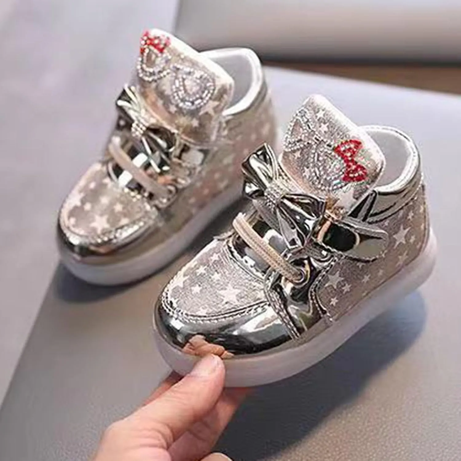 Toddler Flat Lights up Sneakers Gold Hook Loop Glitter First Walking Sport Shoes Baby Infant Newborn Slip On Casual Shoes
