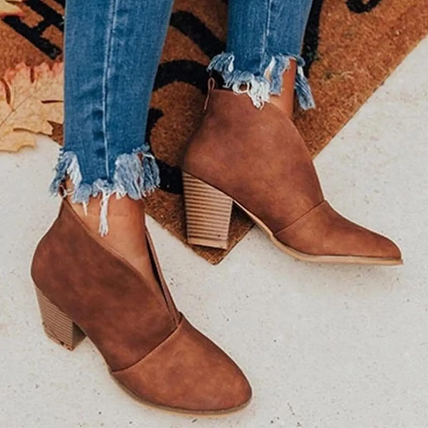 Womens Ankle Boots Wide Width,Vintage Front Deep V Cut Short Booties Casual Pull On Fall Boots Mid Chunky Heels Shoes