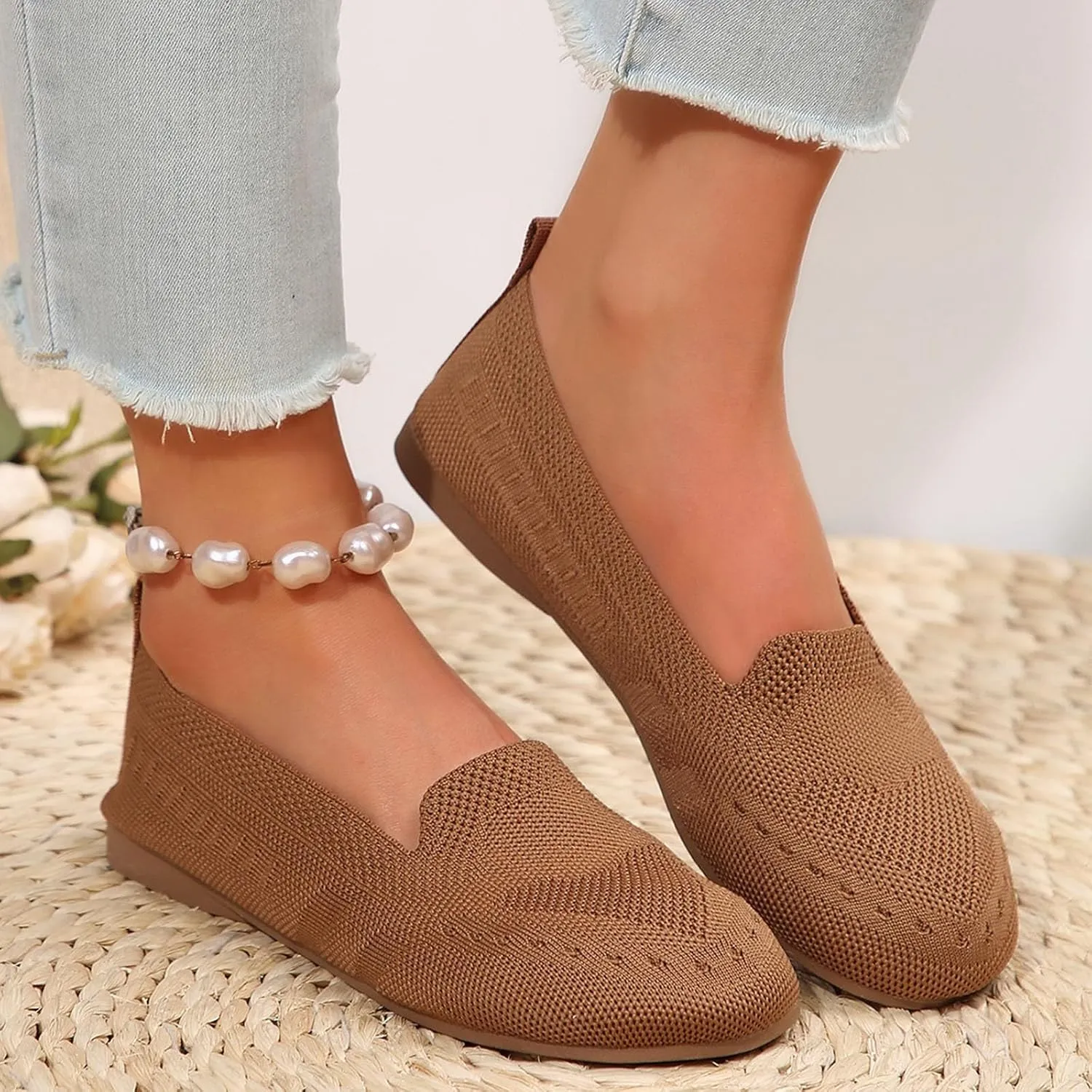 Women's Casual Slip On Shoes Breathable Mesh Flat Comfortable Walking Shoes for Daily Wear and Travel Lightweight Versatile Design
