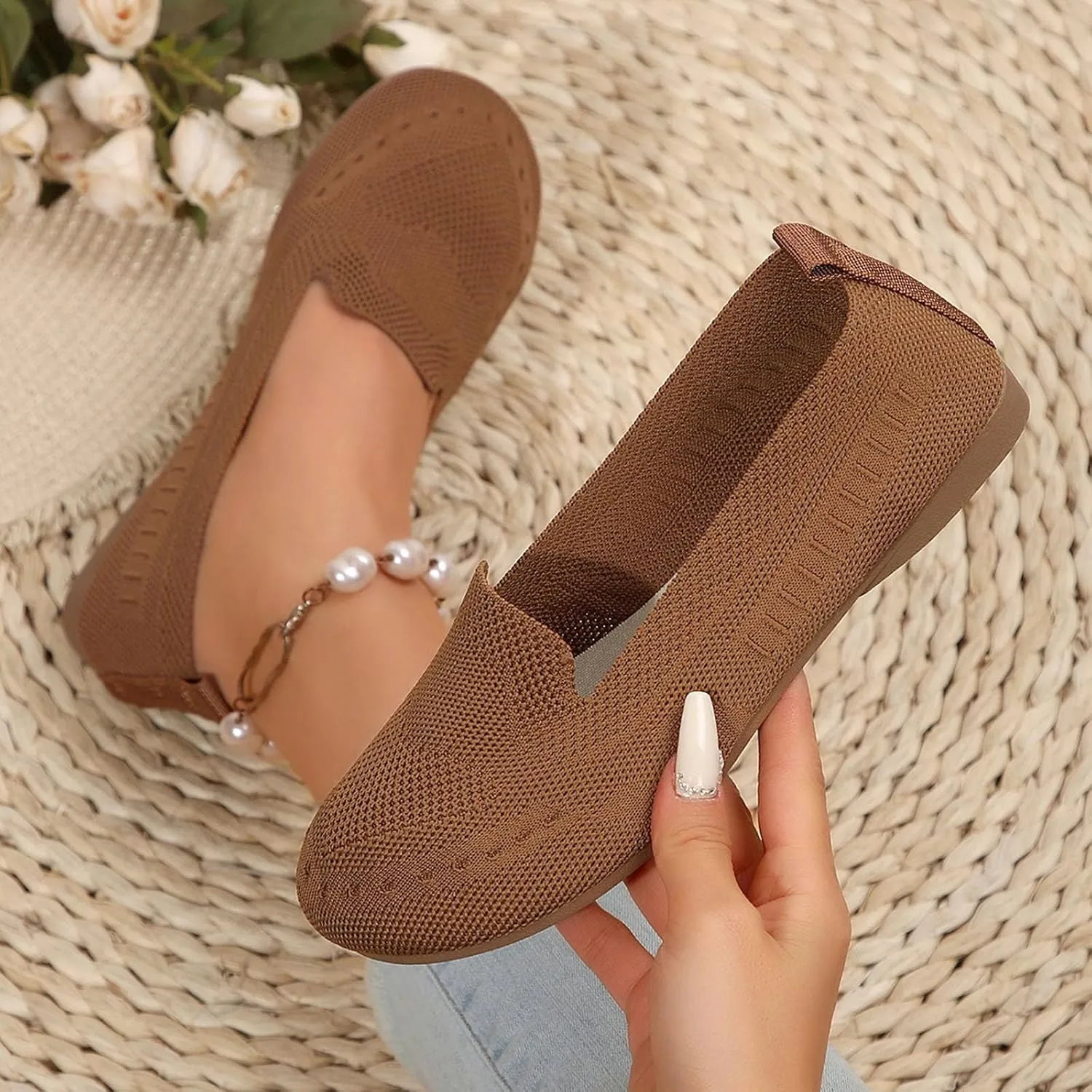 Women's Casual Slip On Shoes Breathable Mesh Flat Comfortable Walking Shoes for Daily Wear and Travel Lightweight Versatile Design