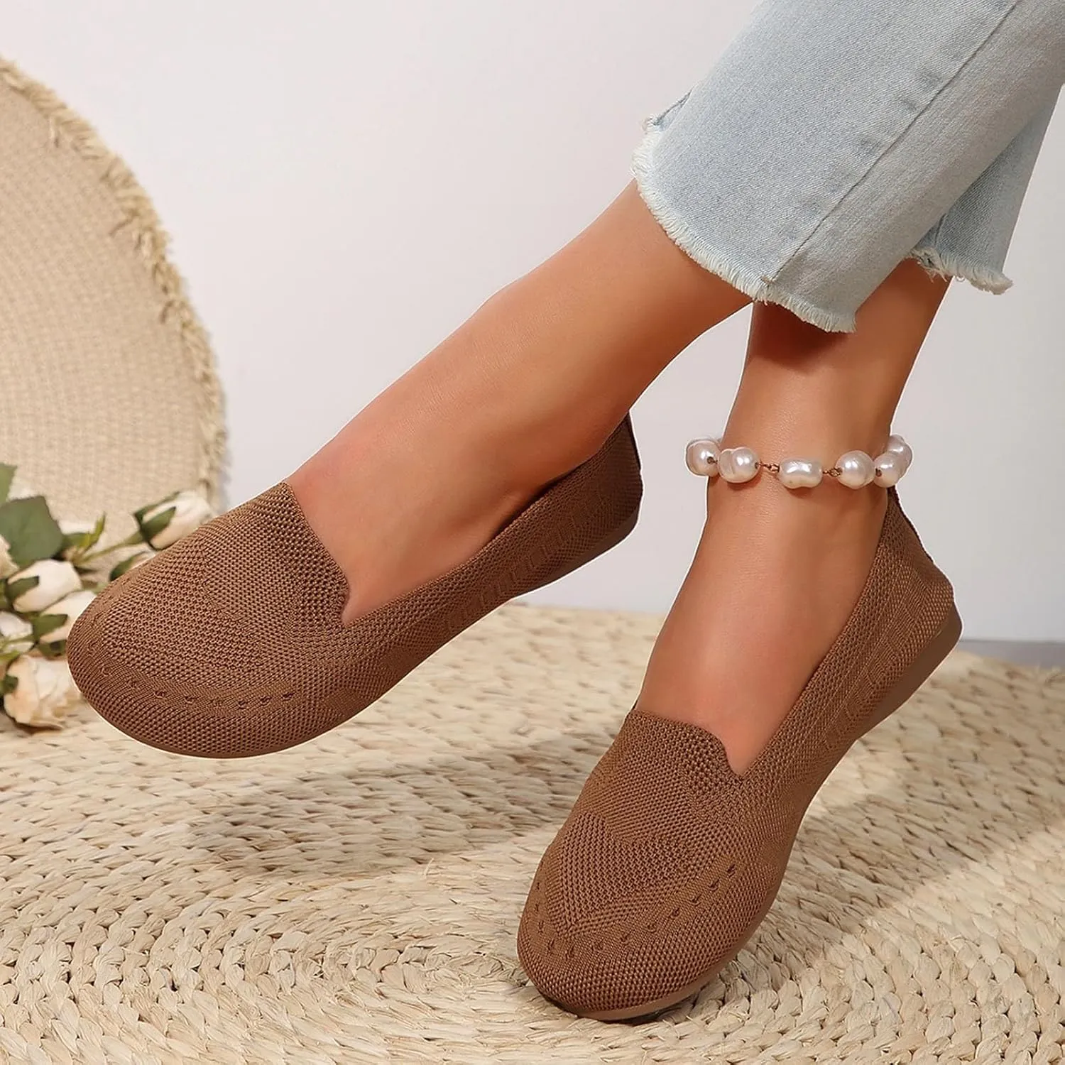 Women's Casual Slip On Shoes Breathable Mesh Flat Comfortable Walking Shoes for Daily Wear and Travel Lightweight Versatile Design